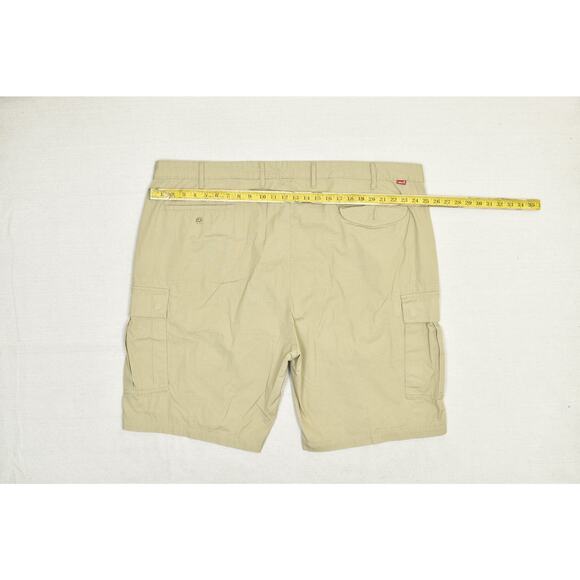 Levi's Men's Size 48 Cargo Shorts WaterLess Khaki Tan Beige Casual - Picture 5 of 8